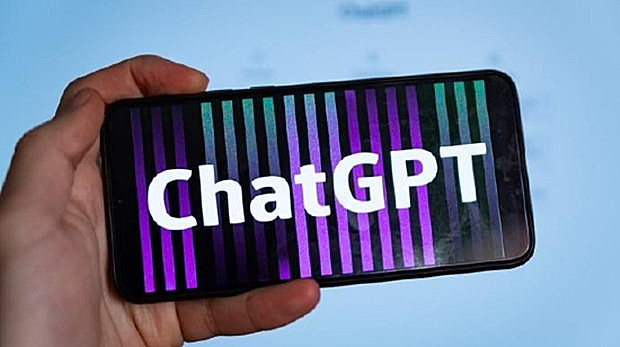 ChatGPT 新增临时聊天功能：不贡献数据也可访问聊天历史